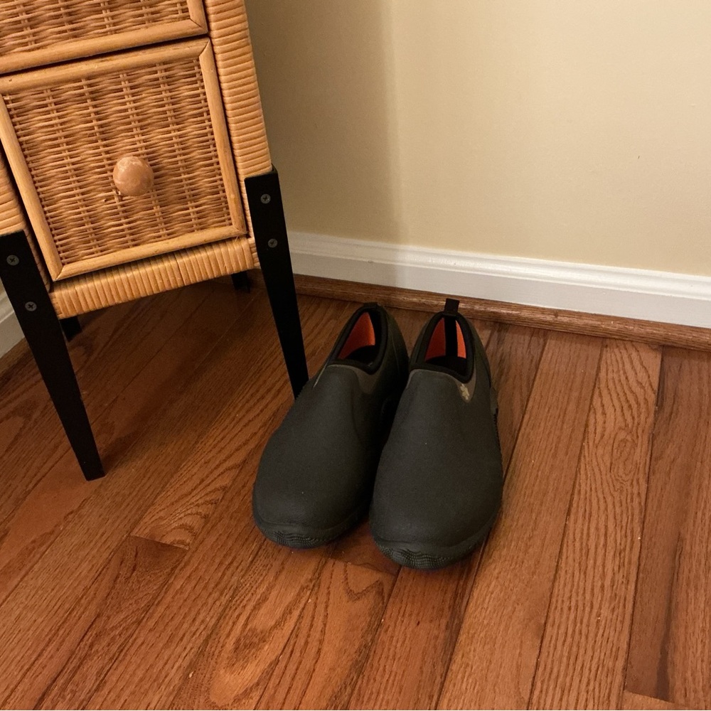 NWOT! Muck Boot Co. Pet Lovers Shoe